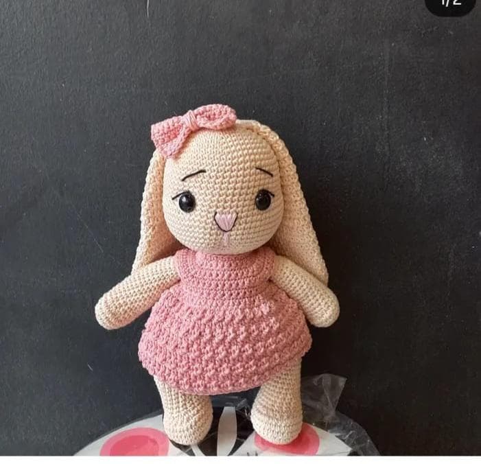 Coelha Em Amigurumi