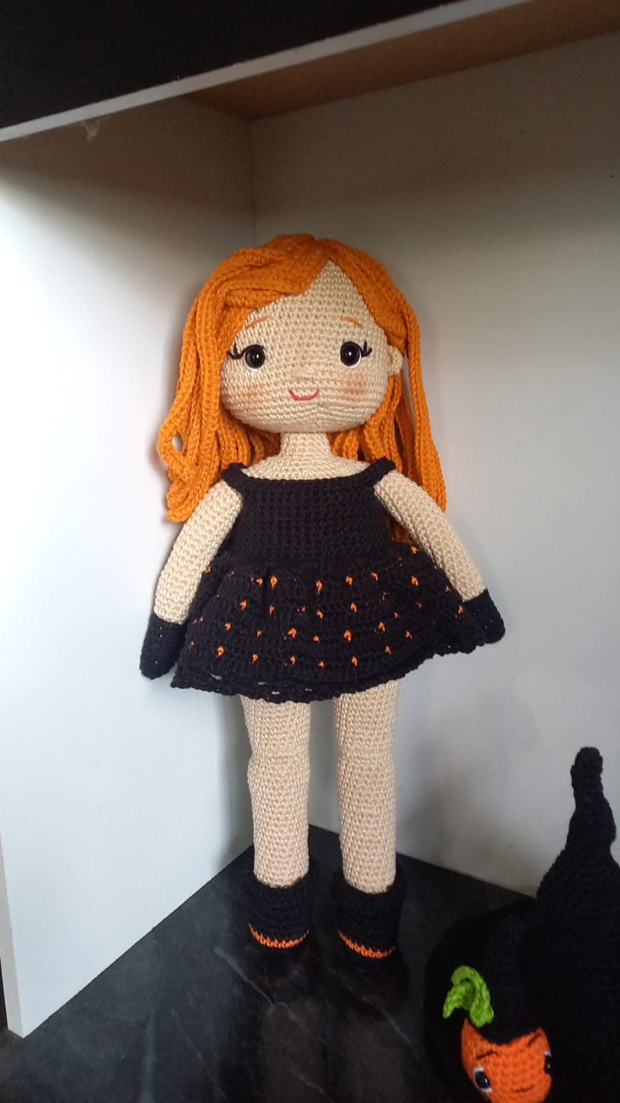 Bruxinha Listrada Em Amigurumi